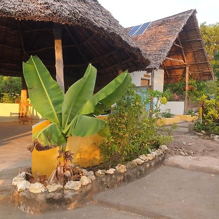 Bed and Breakfast Rasta House Kilindoni Exterior foto