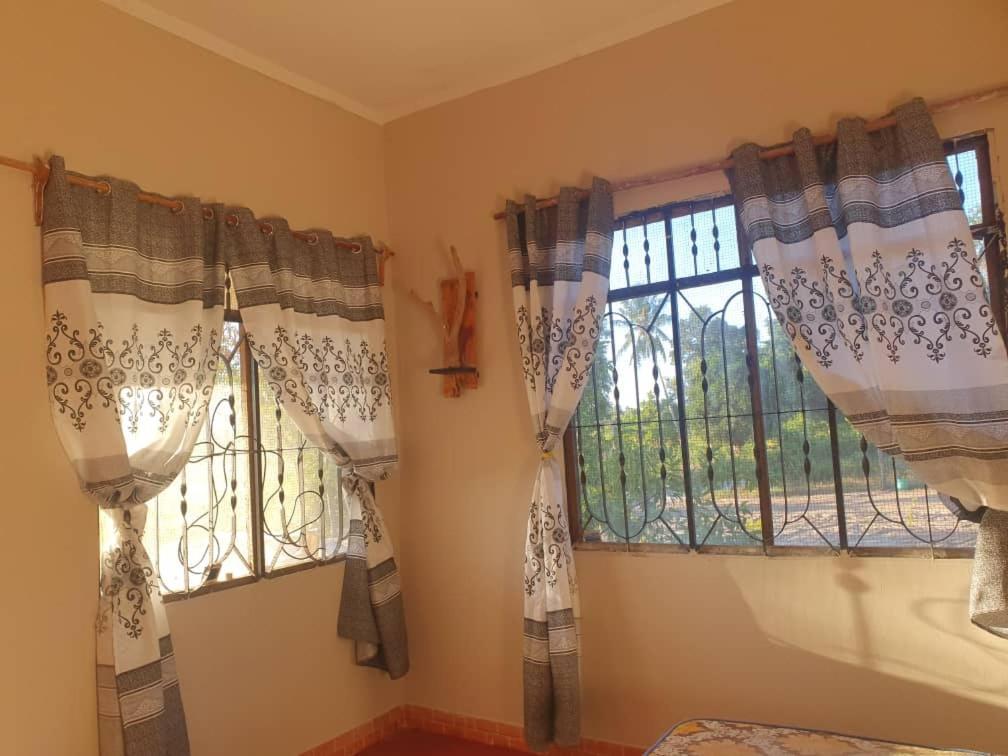 Bed and Breakfast Rasta House Kilindoni Exterior foto
